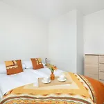 Elegant In Center With Desk And View By Renters *