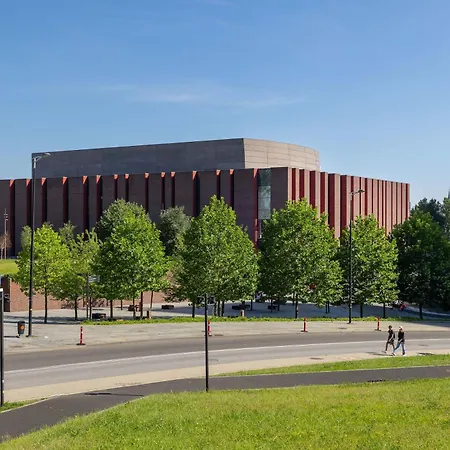 Apartament Elegant In Center With Desk And View By Renters *