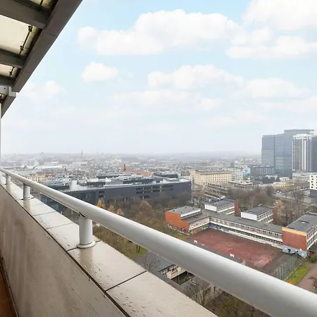 Elegant In Center With Desk And View By Renters *